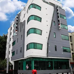 3* Hotel 33