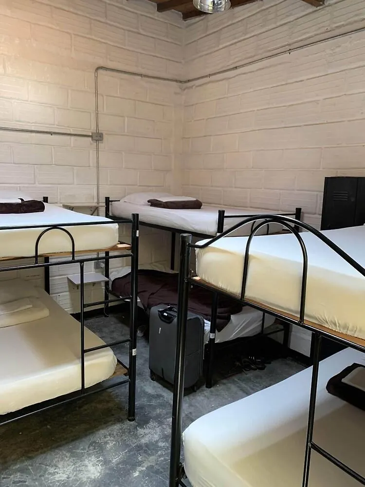 Hostal Casa Estacion ميديلين بيت شباب