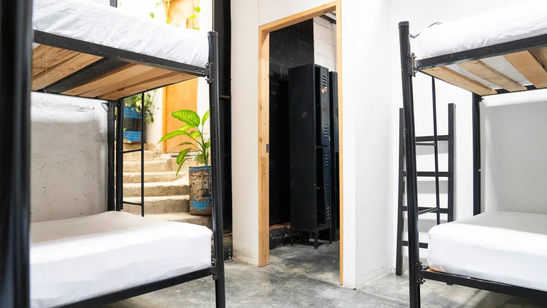 Hostal Casa Estacion Medellin 0*,  Colombia
